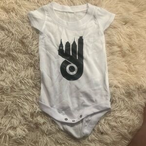 Flyers shirt with button bottom